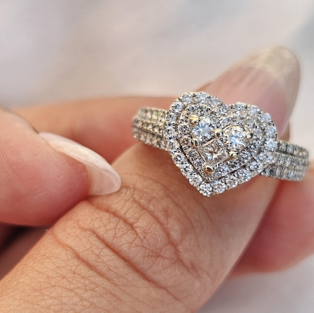 14kt White Gold and 1tcw Diamond Heart Ring